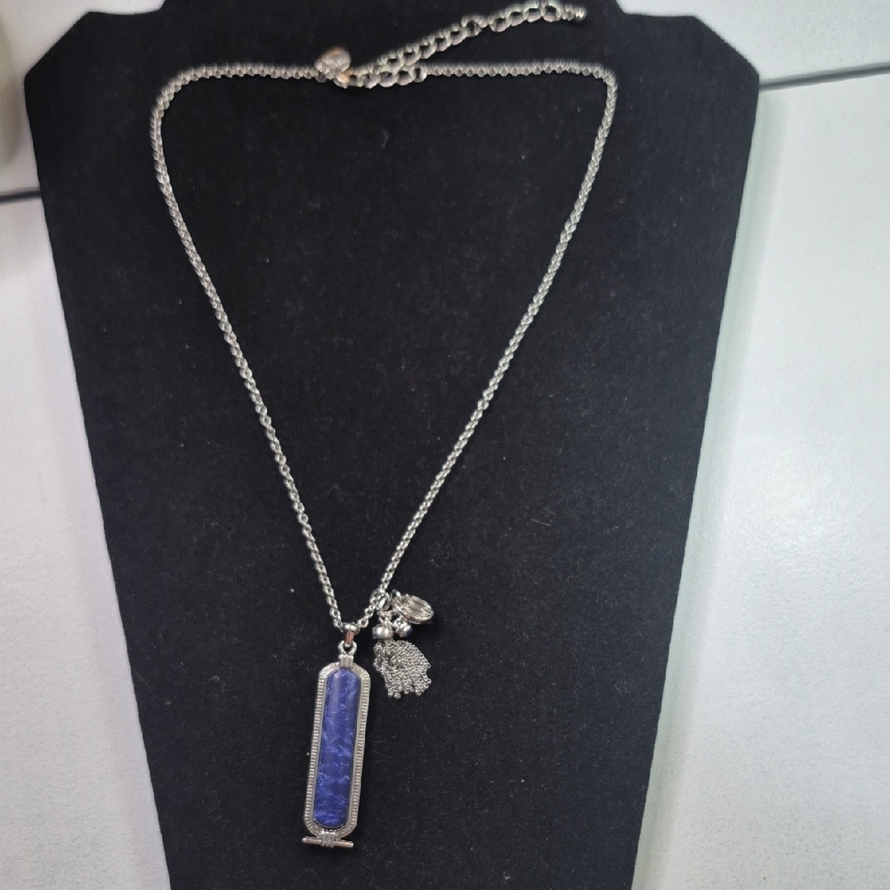 Lia Sophia Silver and Blue Pendant Necklace (J42)